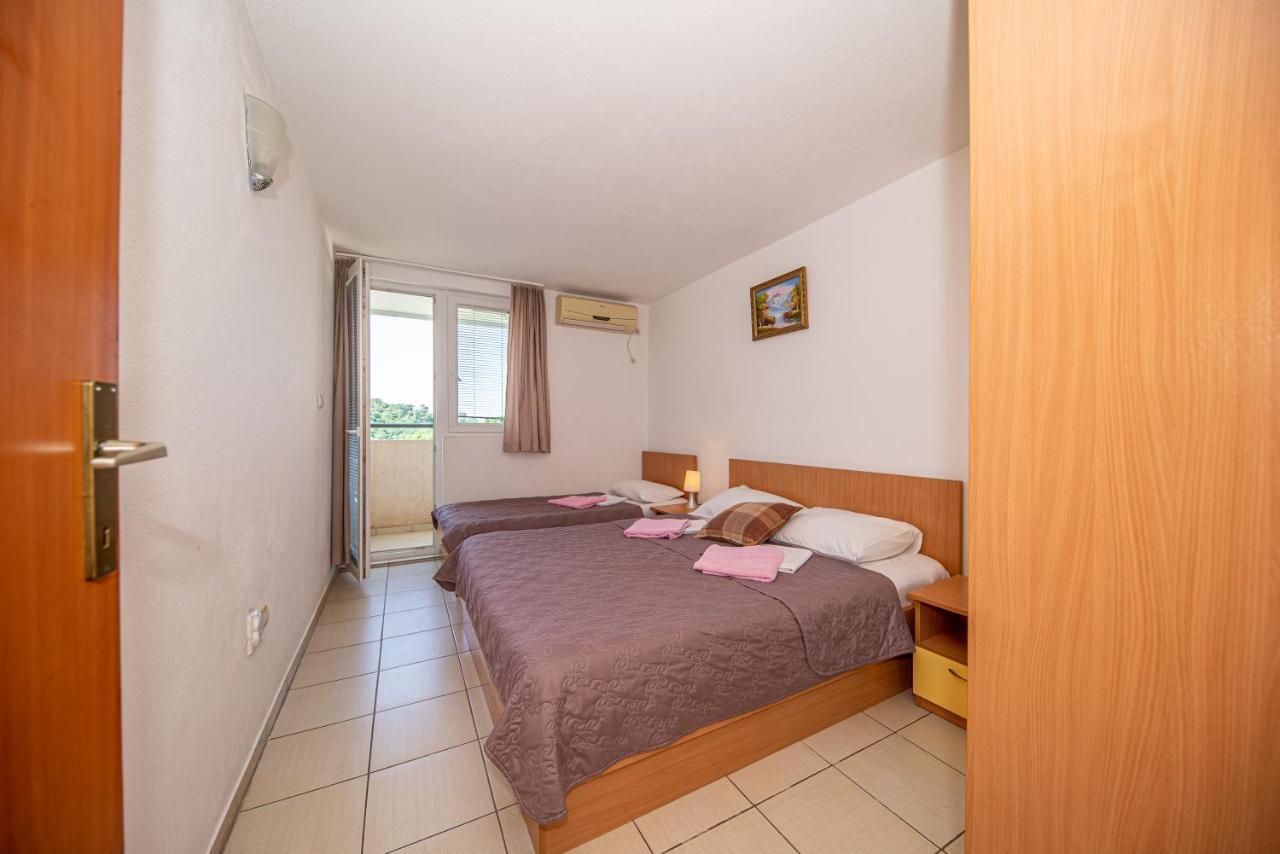 Apartment Knezevic Petrovac ภายนอก รูปภาพ