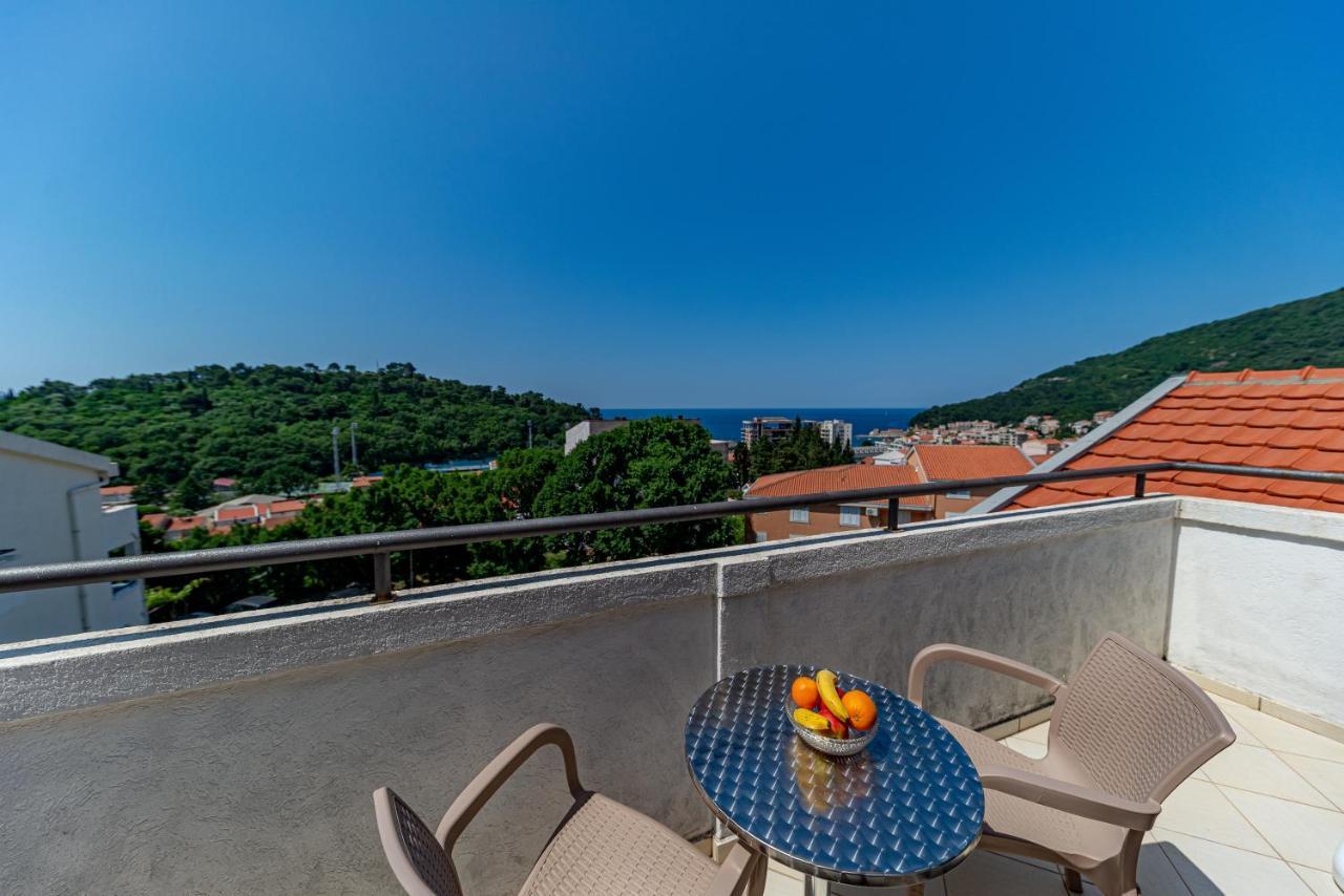 Apartment Knezevic Petrovac ภายนอก รูปภาพ