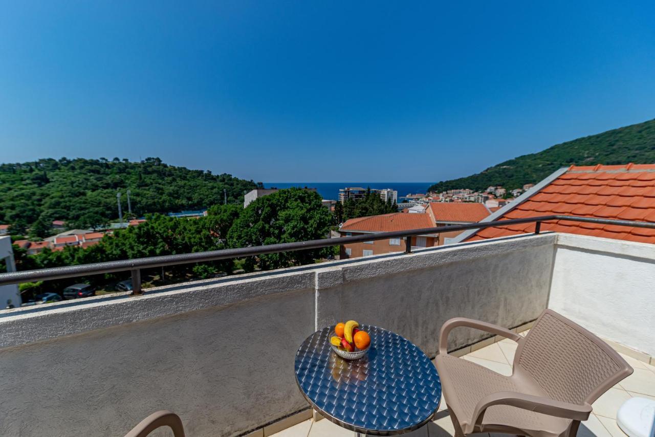 Apartment Knezevic Petrovac ภายนอก รูปภาพ