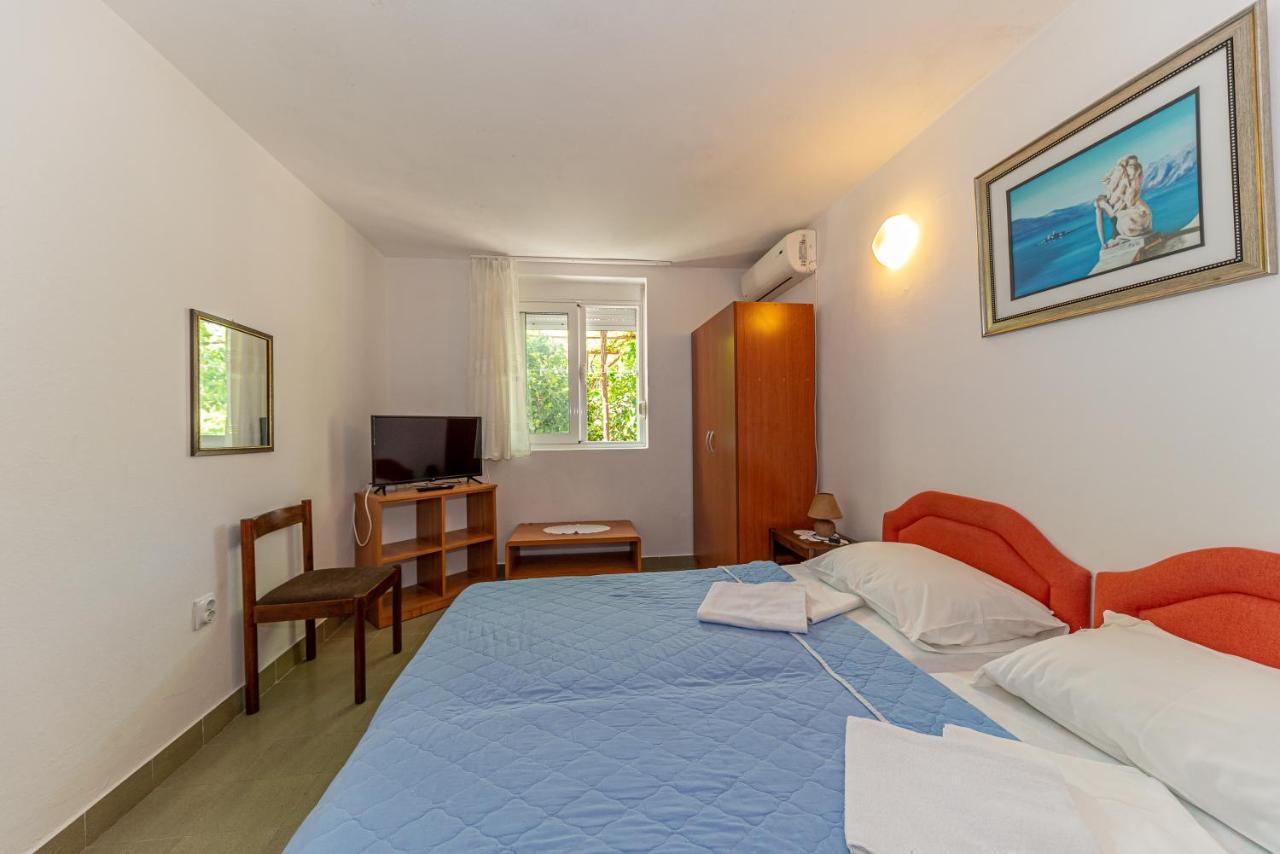 Apartment Knezevic Petrovac ภายนอก รูปภาพ