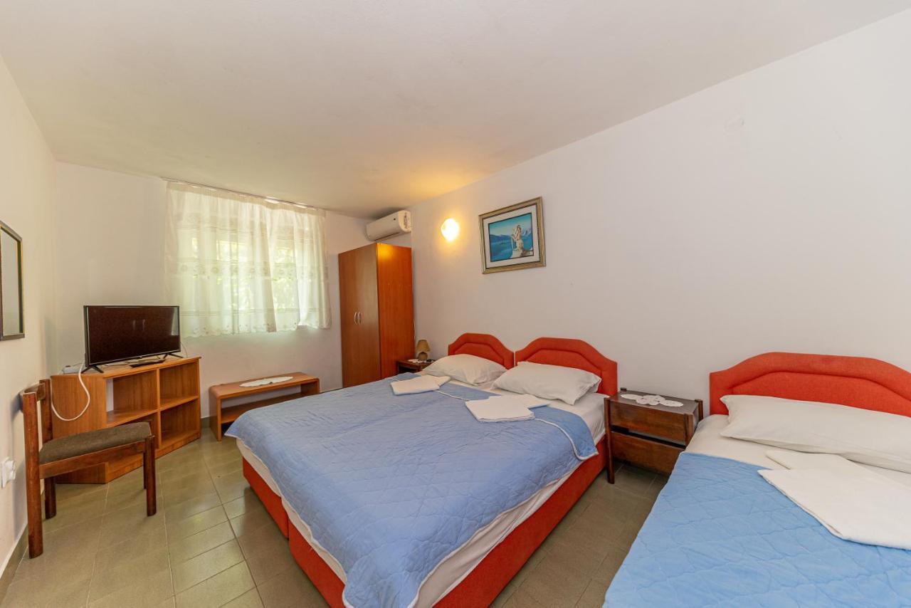 Apartment Knezevic Petrovac ภายนอก รูปภาพ