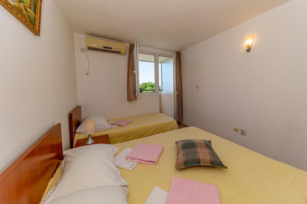 Apartment Knezevic Petrovac ภายนอก รูปภาพ