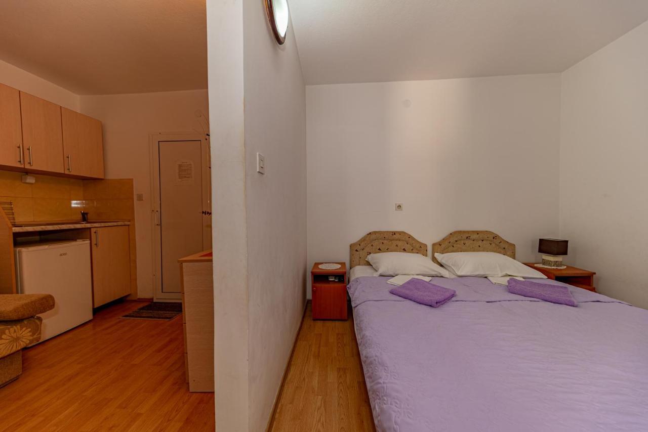 Apartment Knezevic Petrovac ภายนอก รูปภาพ