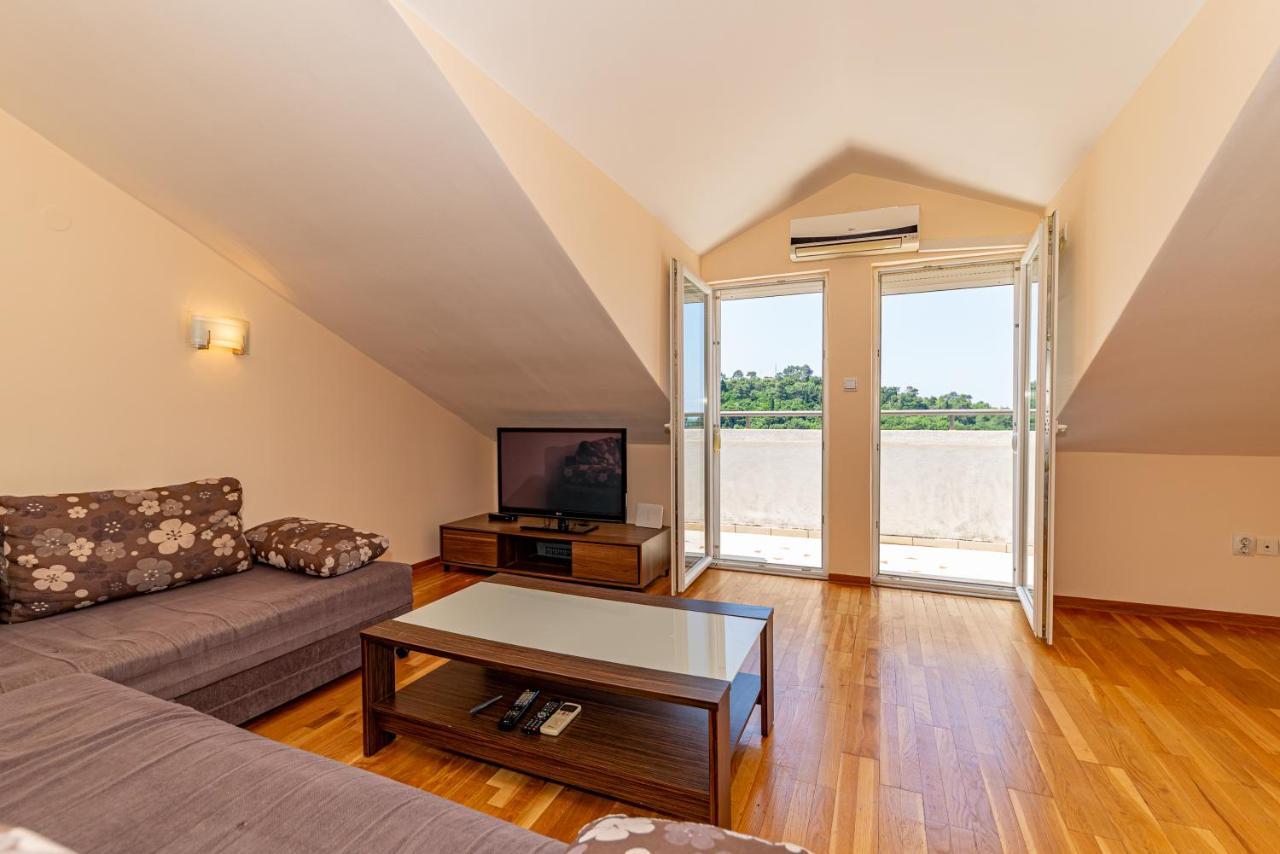 Apartment Knezevic Petrovac ภายนอก รูปภาพ