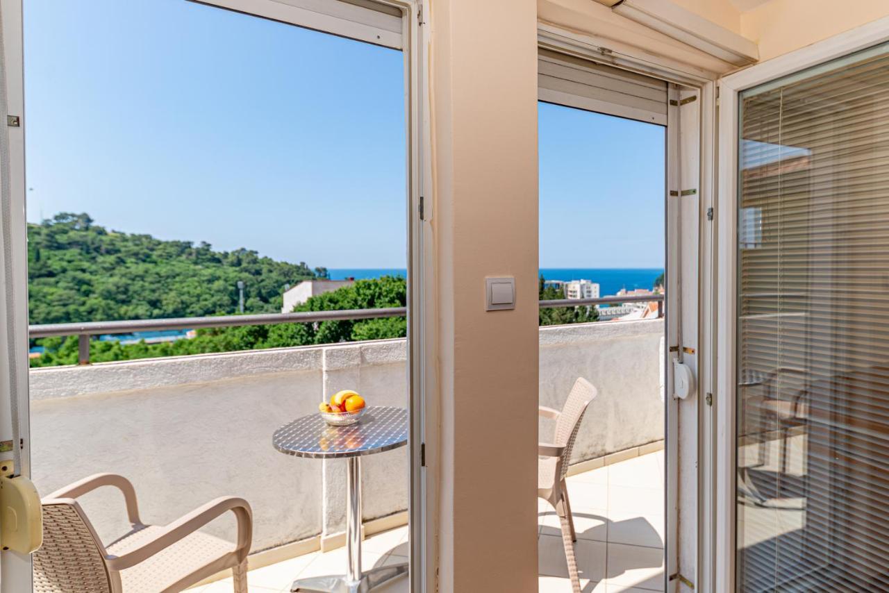 Apartment Knezevic Petrovac ภายนอก รูปภาพ