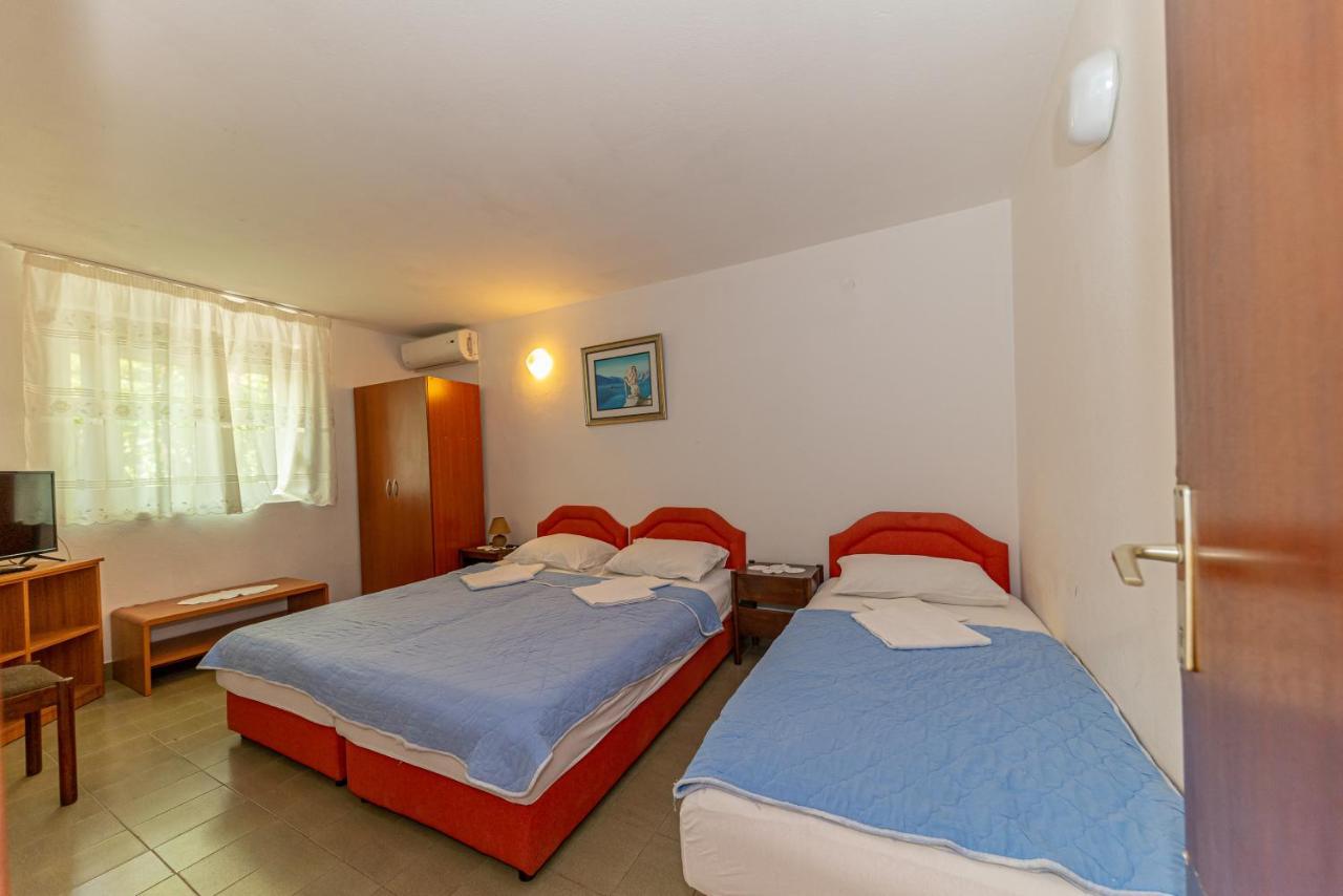 Apartment Knezevic Petrovac ภายนอก รูปภาพ