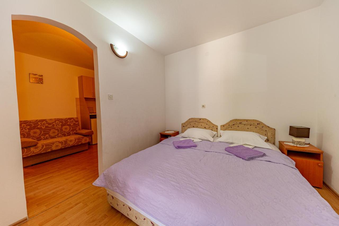 Apartment Knezevic Petrovac ภายนอก รูปภาพ