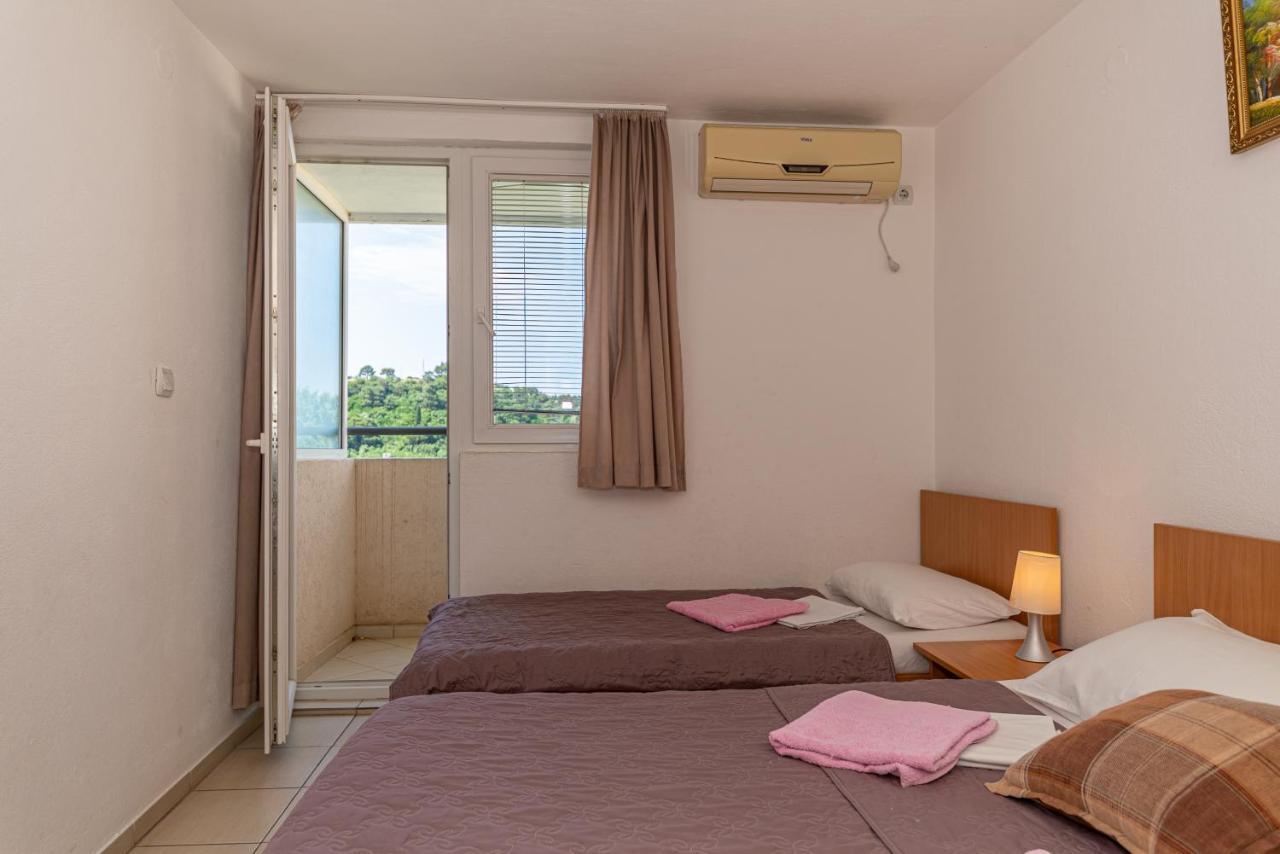Apartment Knezevic Petrovac ภายนอก รูปภาพ