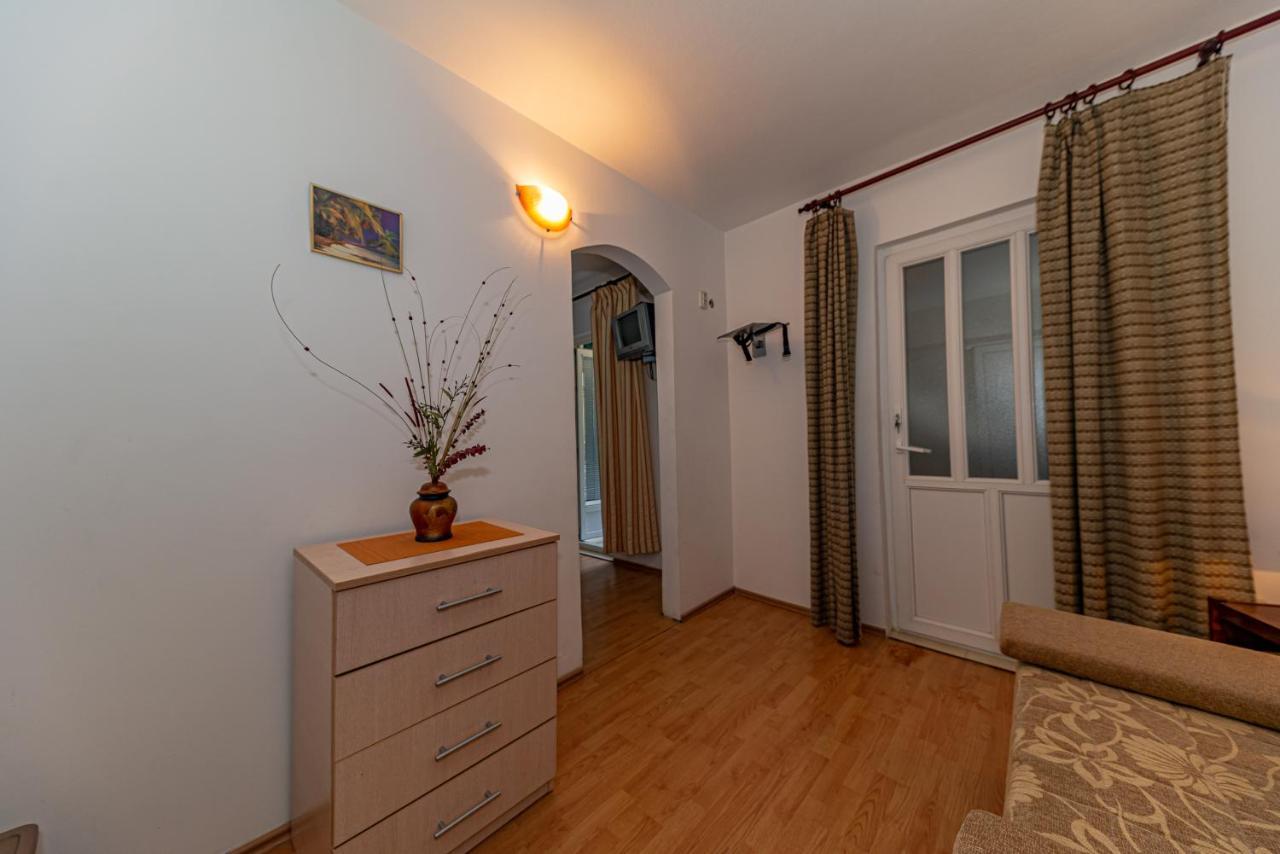 Apartment Knezevic Petrovac ภายนอก รูปภาพ