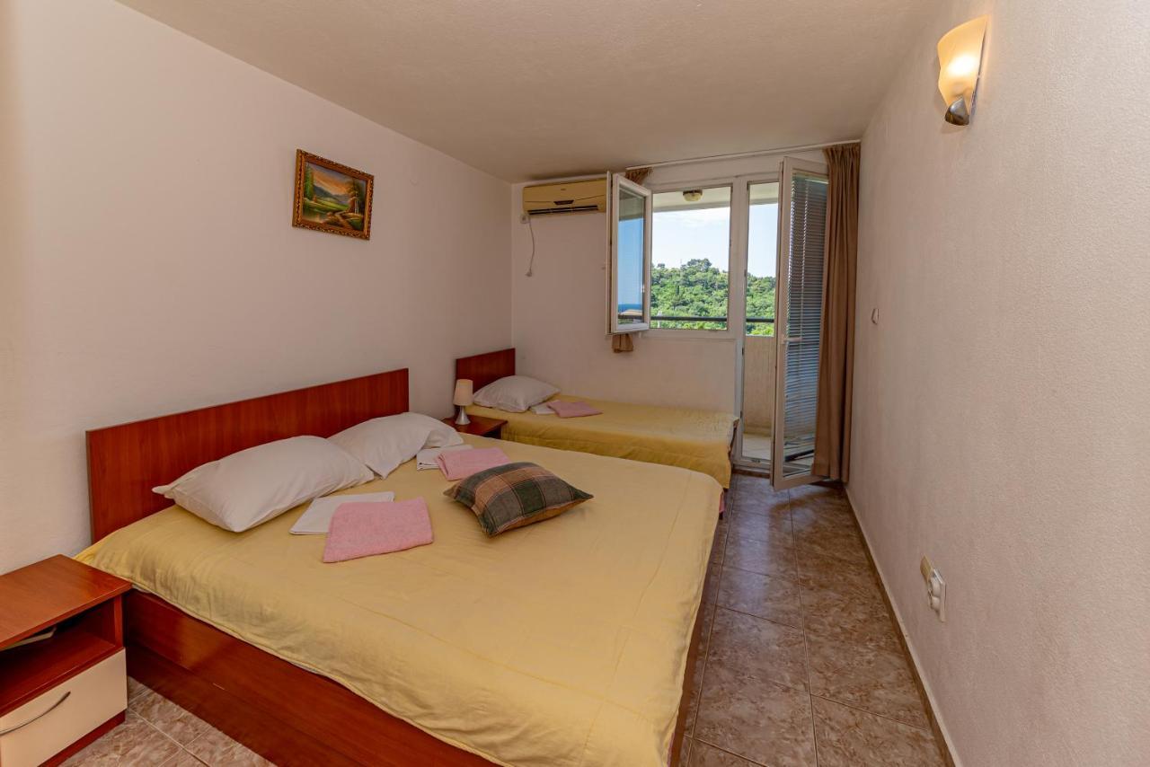 Apartment Knezevic Petrovac ภายนอก รูปภาพ